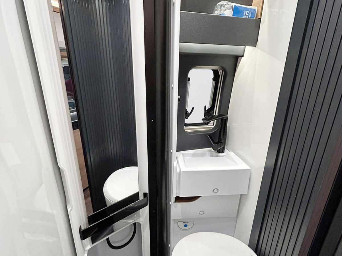 Knaus BOXLIFE 600 ME AUTOMAT ADAPTIV FARTHÅLLARE LÅNGBÄDDAR, bild 29 av 43