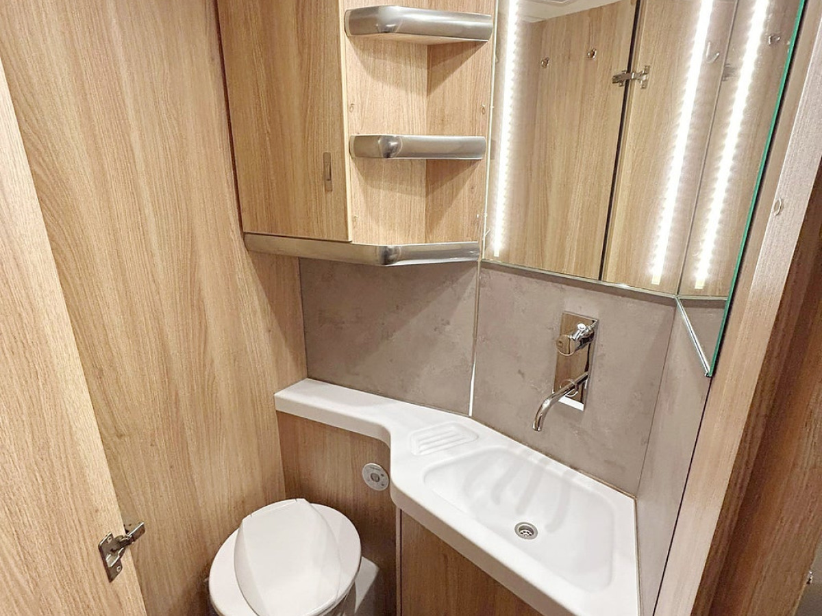 Knaus Sky I 700 LX AUTOMAT QUEENBED, bild 19 av 37