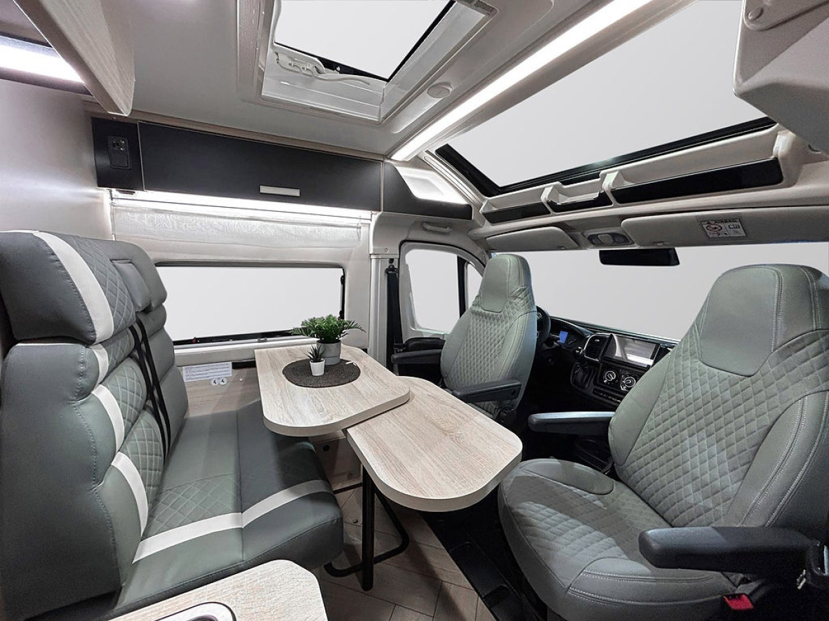 CHALLENGER V217 SPORT 180HK AUTOMAT Långbädd ADAPTIV FARTHÅLLARE DIESELVÄ, bild 10 av 43