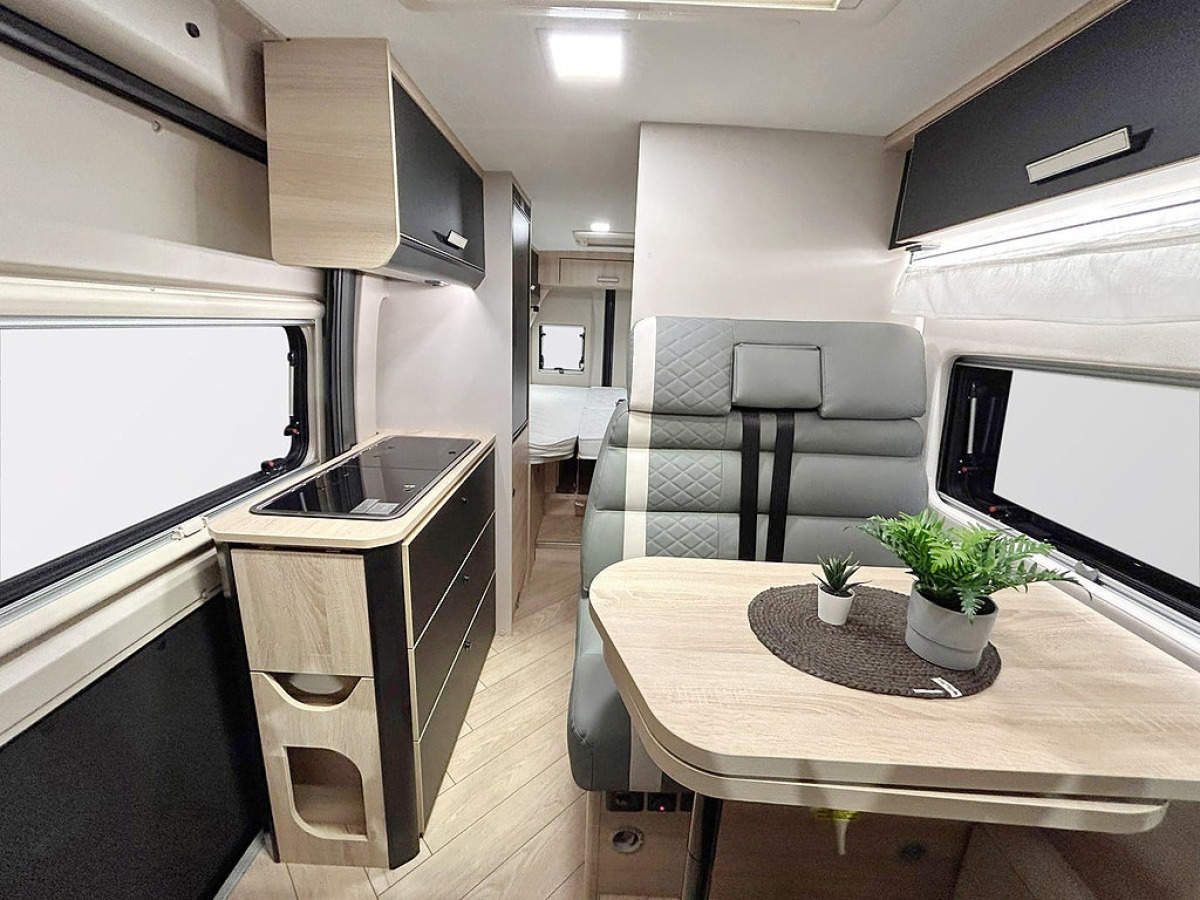 CHALLENGER V217 SPORT 180HK AUTOMAT Långbädd ADAPTIV FARTHÅLLARE DIESELVÄ, bild 17 av 43