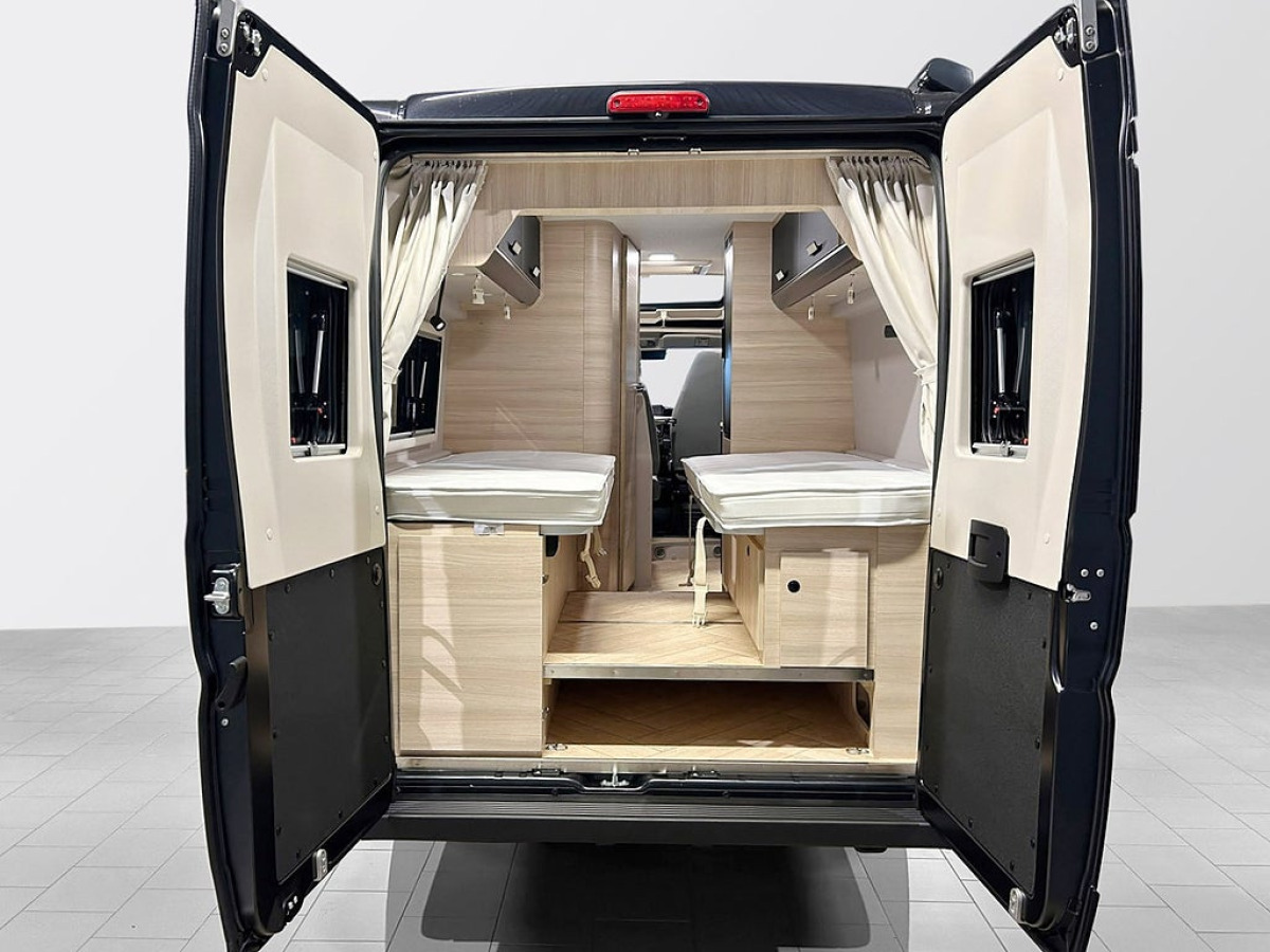 CHALLENGER V217 SPORT 180HK AUTOMAT Långbädd ADAPTIV FARTHÅLLARE DIESELVÄ, bild 28 av 43