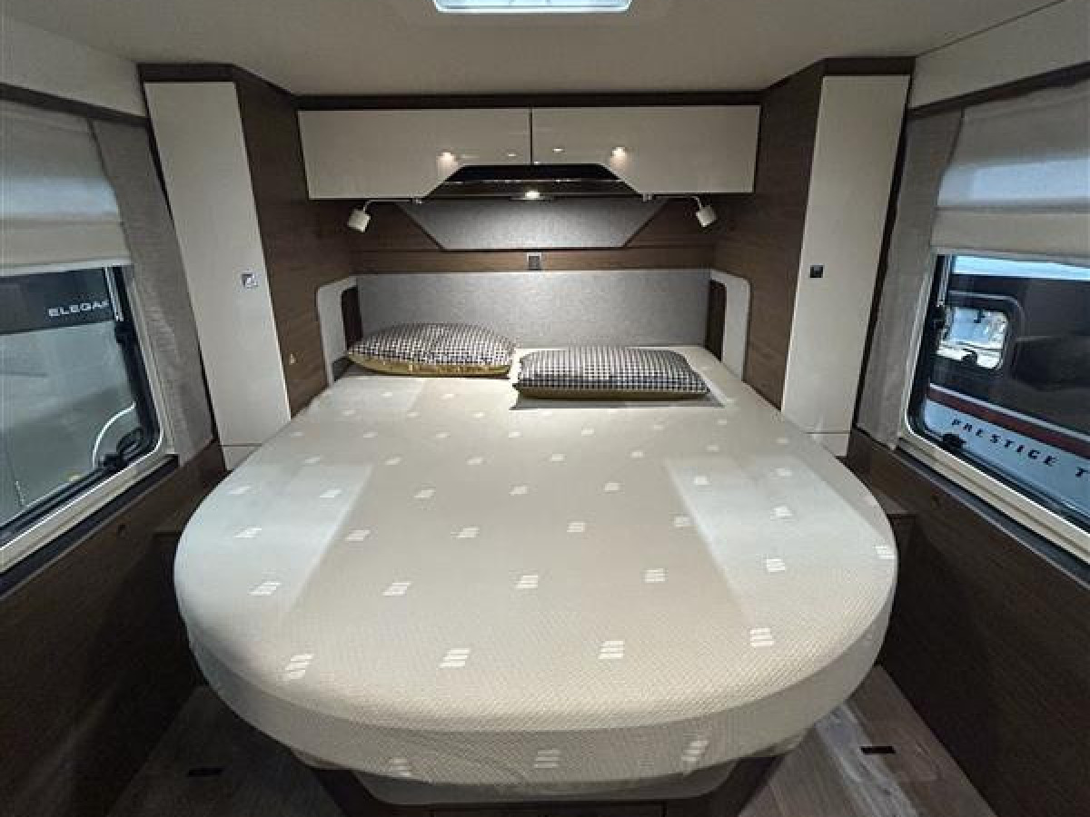 Hymer B890ML - Mercedes. Välvårdad bil med rätt utrustning för äventyr off grid., bild 17 av 21