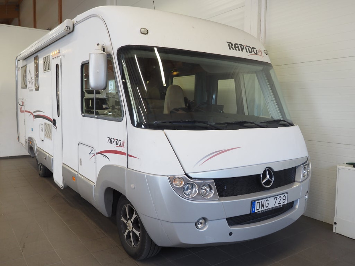 Rapido M996 Mercedes Benz I Aut I 150hk I Långbäddar, bild 1 av 18