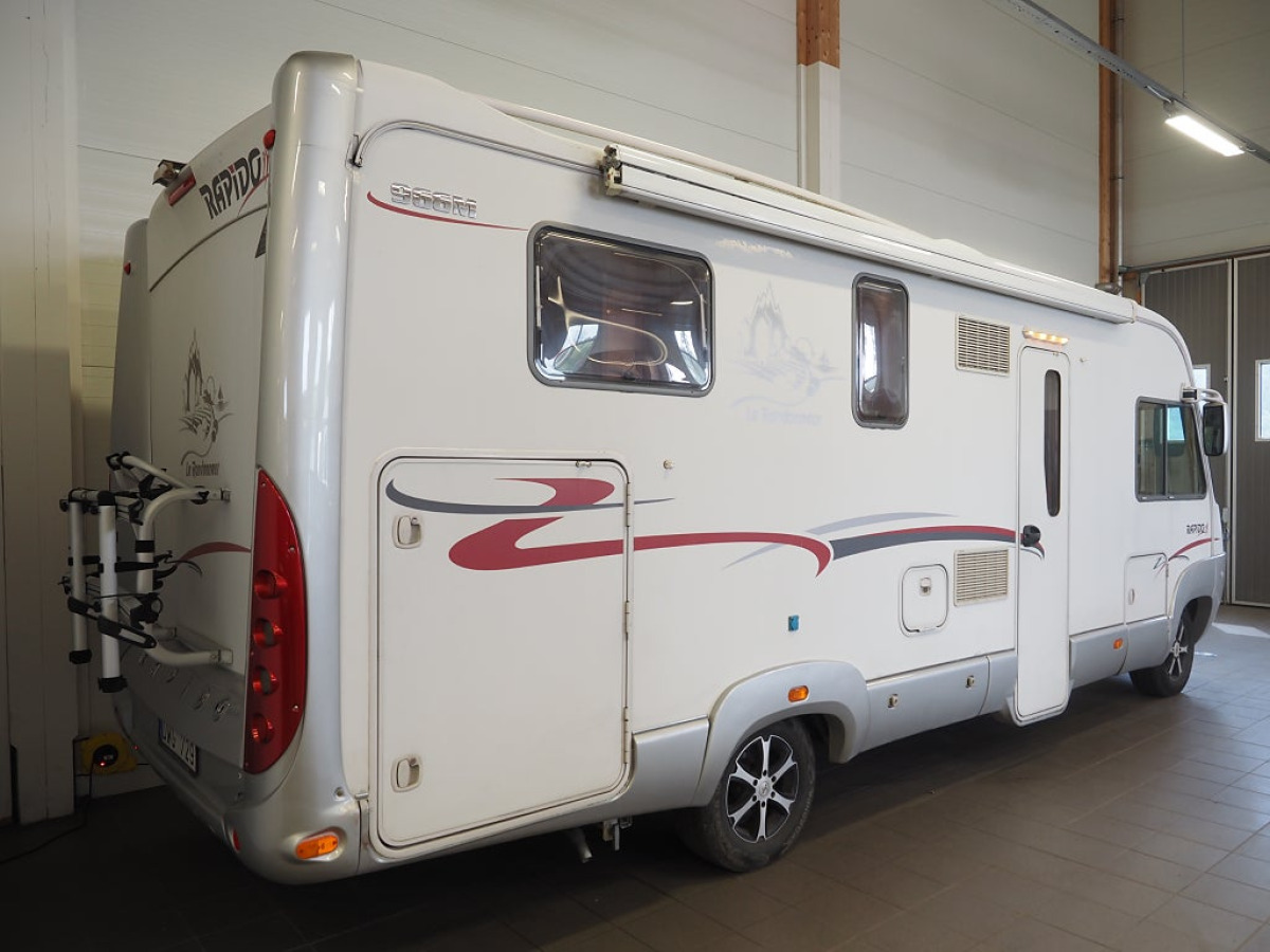 Rapido M996 Mercedes Benz I Aut I 150hk I Långbäddar, bild 4 av 18