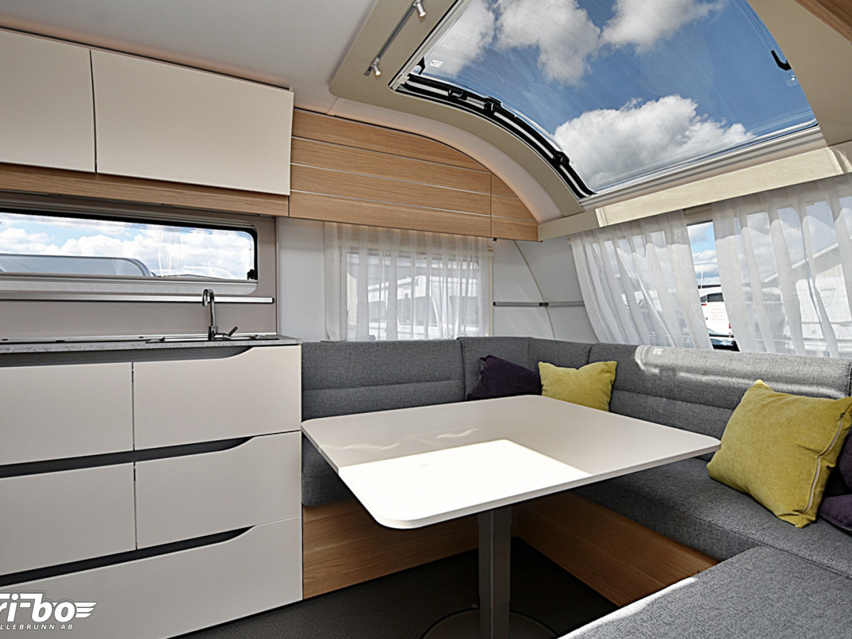 Adria 613 UT Adora, Queenbed, bild 4 av 25