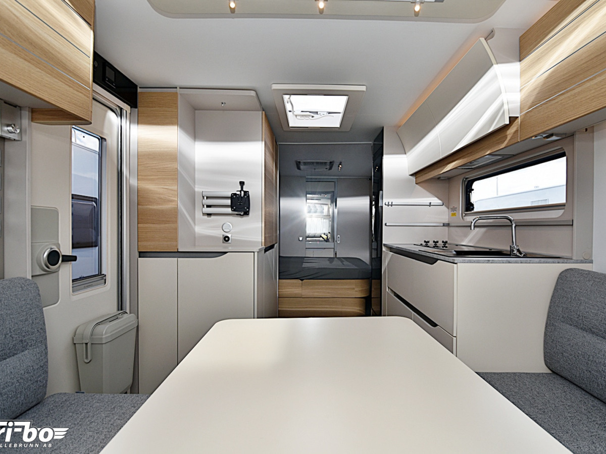Adria 613 UT Adora, Queenbed, bild 8 av 25