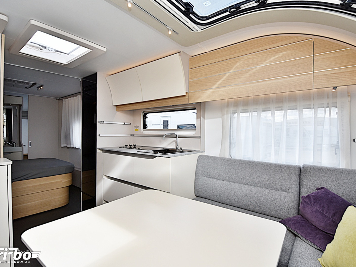 Adria 613 UT Adora, Queenbed, bild 9 av 25