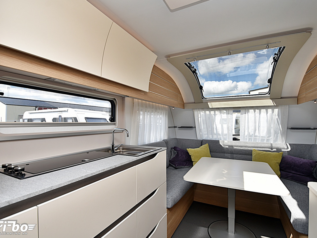 Adria 613 UT Adora, Queenbed, bild 18 av 25