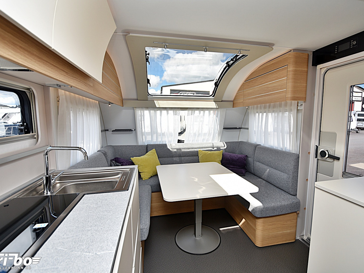 Adria 613 UT Adora, Queenbed, bild 19 av 25