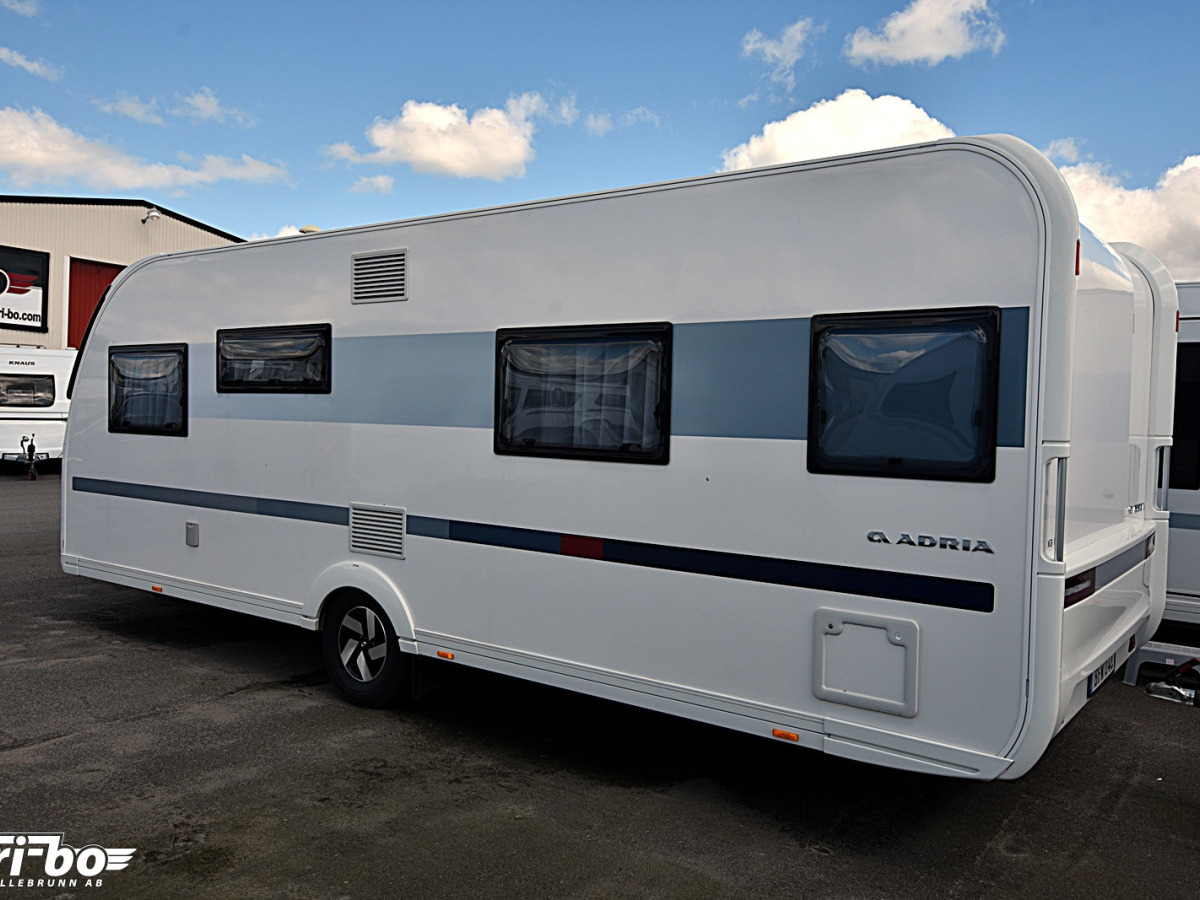 Adria 613 UT Adora, Queenbed, bild 23 av 25