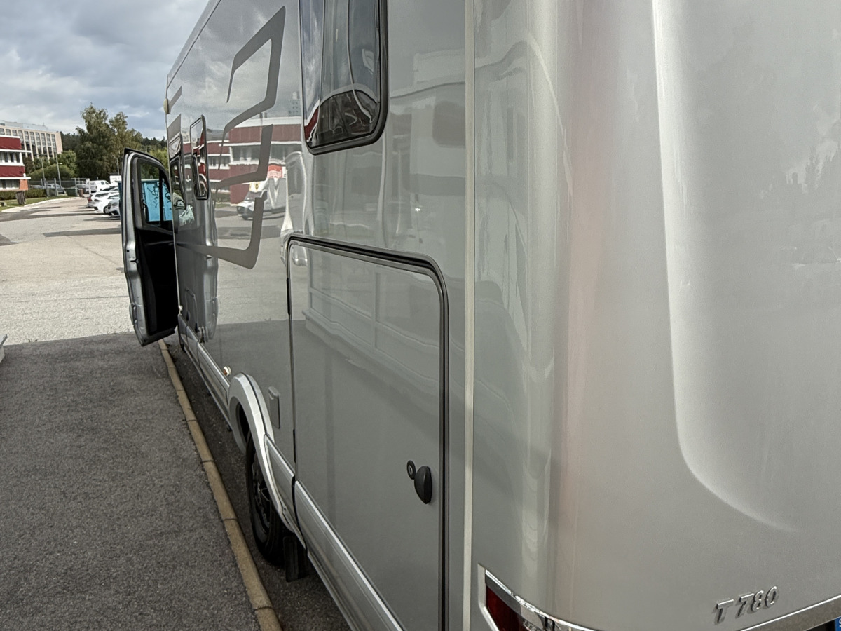 Hymer B 780 ML / AUTOMAT / ALDE / LÅNGBÄDDAR / MERCEDES, bild 5 av 28