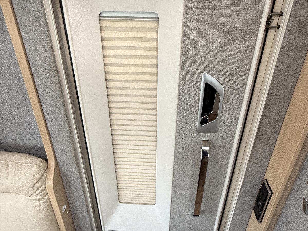 Hymer B 780 ML / AUTOMAT / ALDE / LÅNGBÄDDAR / MERCEDES, bild 7 av 28