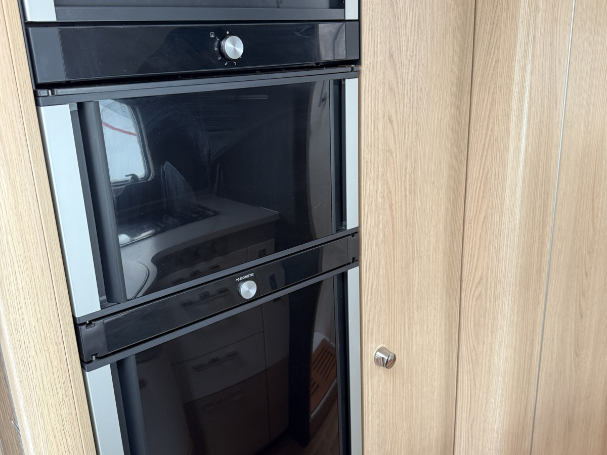 Hymer B 780 ML / AUTOMAT / ALDE / LÅNGBÄDDAR / MERCEDES, bild 16 av 28