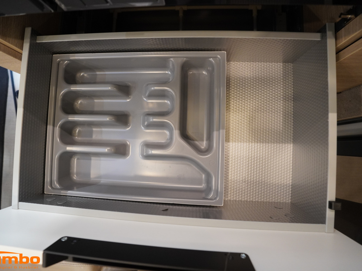 Rapido V68, Automat, 2xAC, 2xSolcell, bild 8 av 22