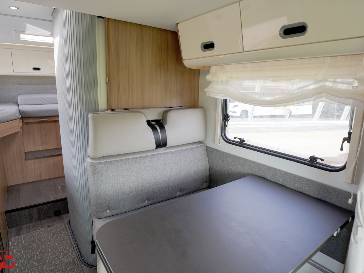 Sun Living S 70 SL Långbäddar Taksäng, bild 7 av 40