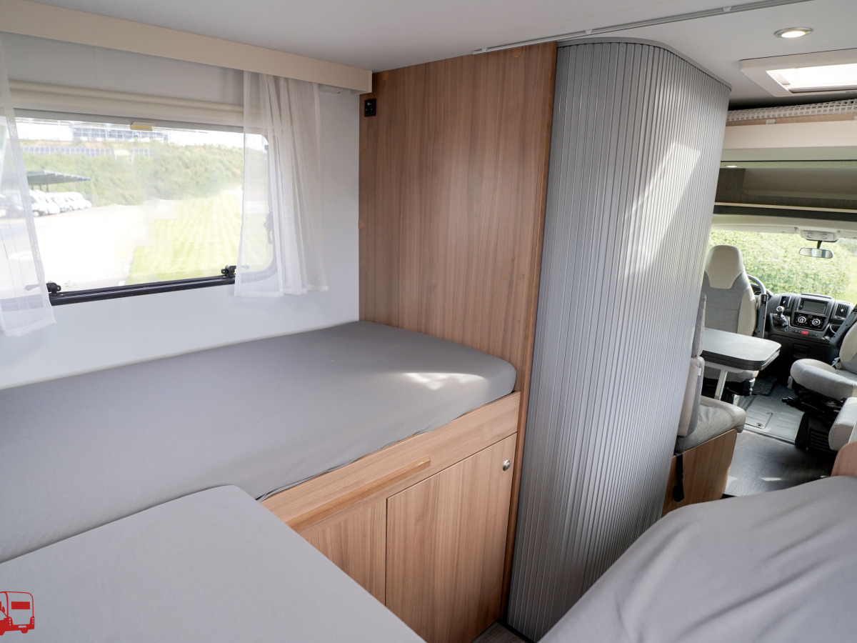Sun Living S 70 SL Långbäddar Taksäng, bild 31 av 40