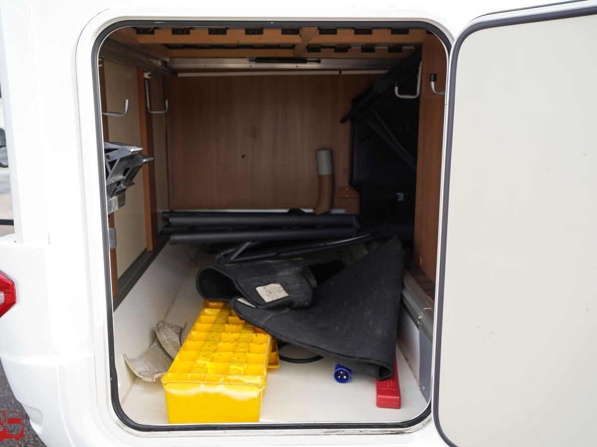 Eura Mobil PROFILA ONE 690 QB Queenbädd Taksäng, bild 3 av 43