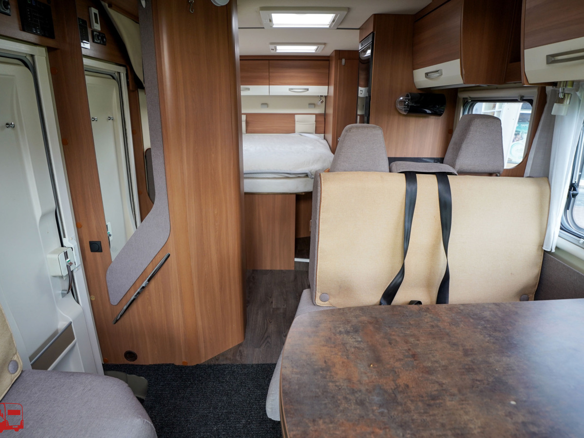 Eura Mobil PROFILA ONE 690 QB Queenbädd Taksäng, bild 8 av 43