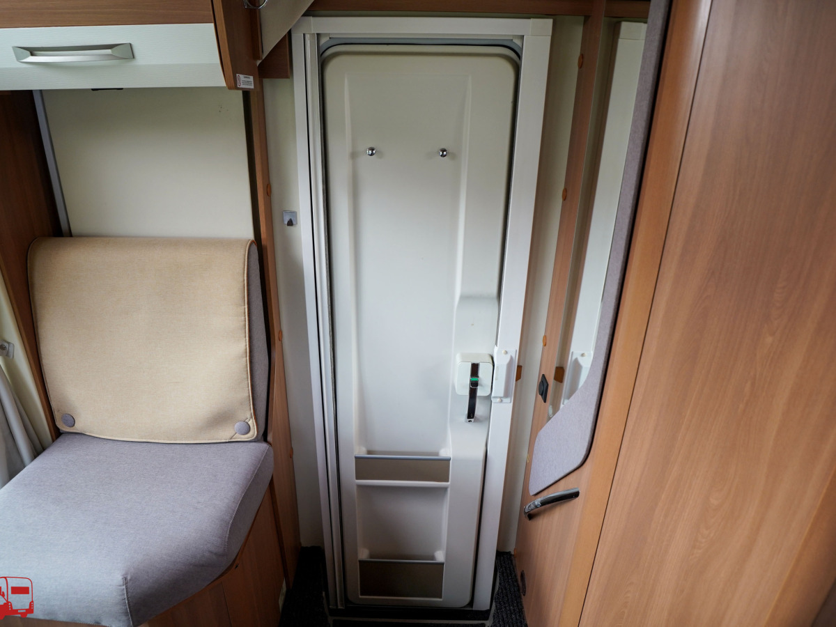 Eura Mobil PROFILA ONE 690 QB Queenbädd Taksäng, bild 38 av 43