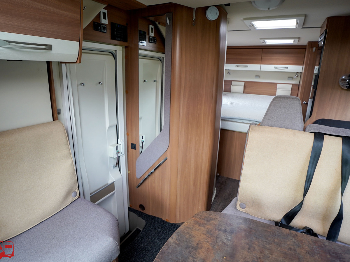 Eura Mobil PROFILA ONE 690 QB Queenbädd Taksäng, bild 6 av 43