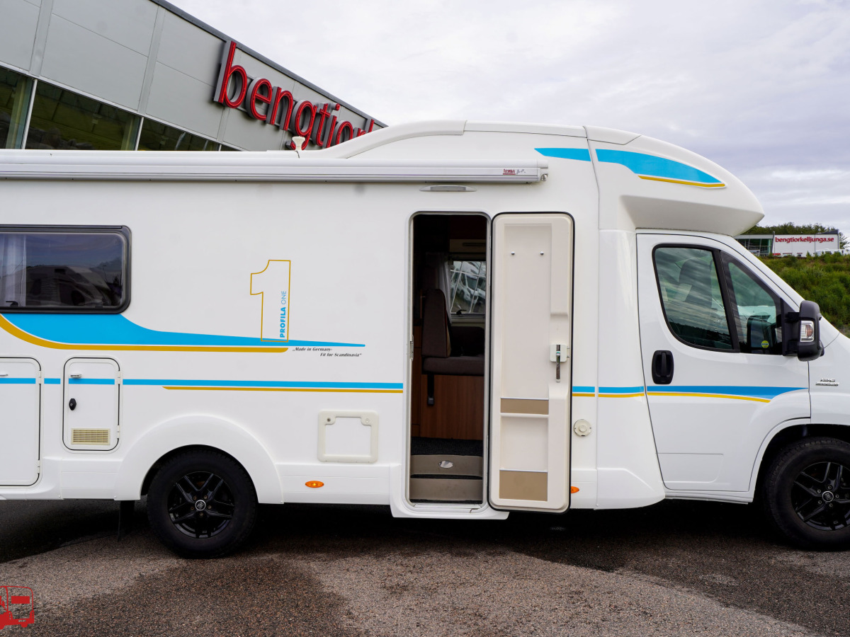 Eura Mobil PROFILA ONE 690 QB Queenbädd Taksäng, bild 4 av 43