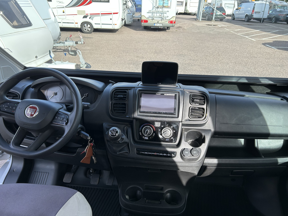 Challenger V217 Road Edition Långbäddar 160 hk, bild 8 av 22