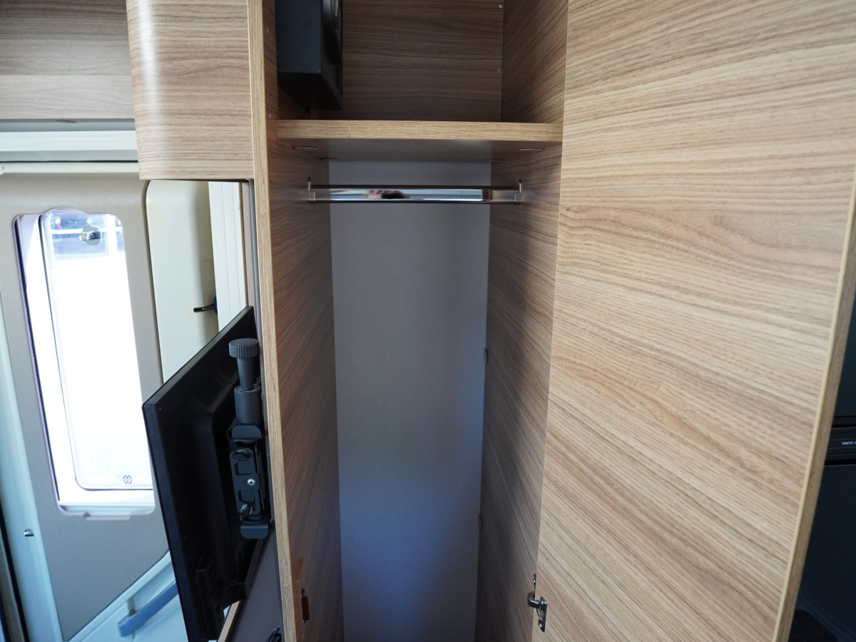 Adria SONIC SUPREME I 810SC 177hk Hydraulben Solcell, bild 15 av 30