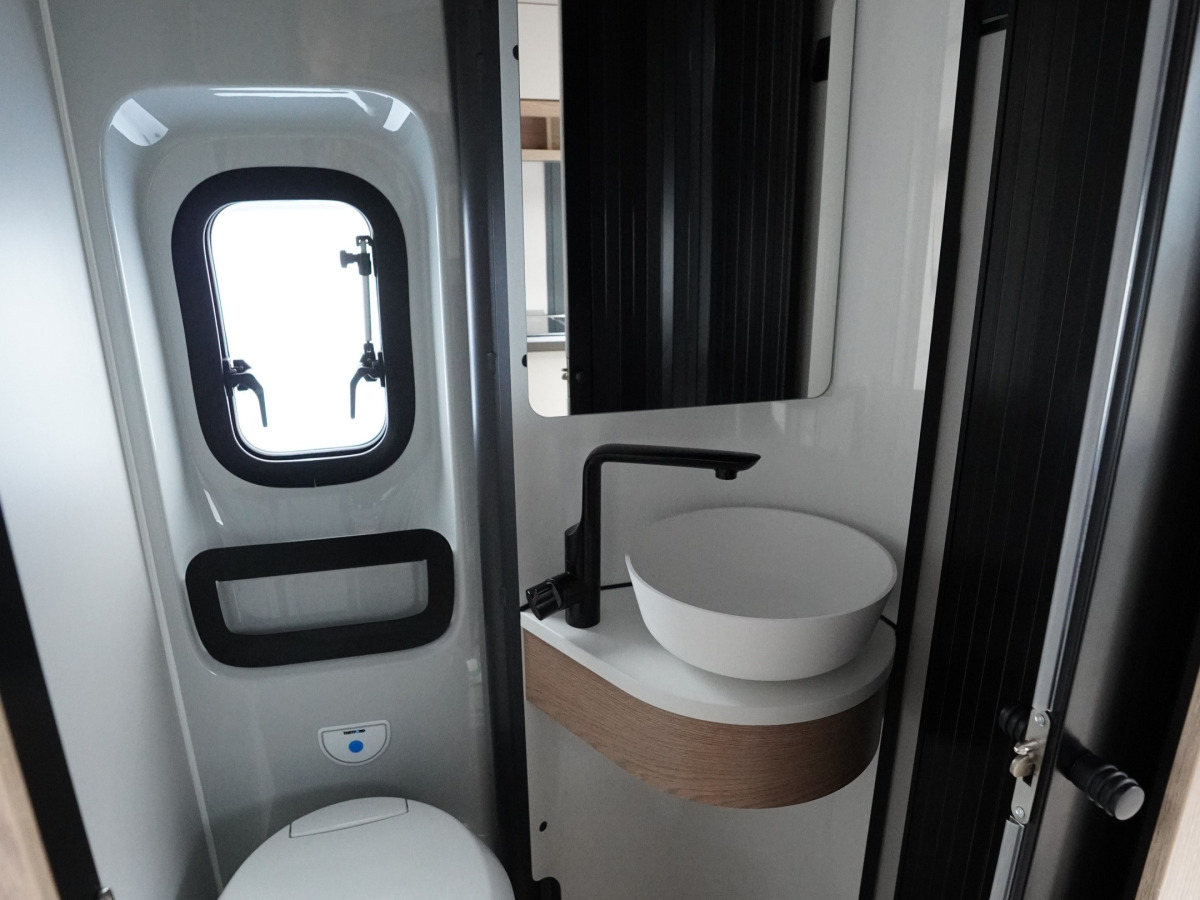 Hobby ONTOUR VAN 640 ET Automat 140hk Diselpanna, bild 10 av 21