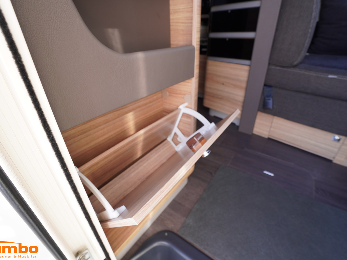 Adria SONIC SUPREME I 810SC 177hk Hydraulben Solcell, bild 25 av 30