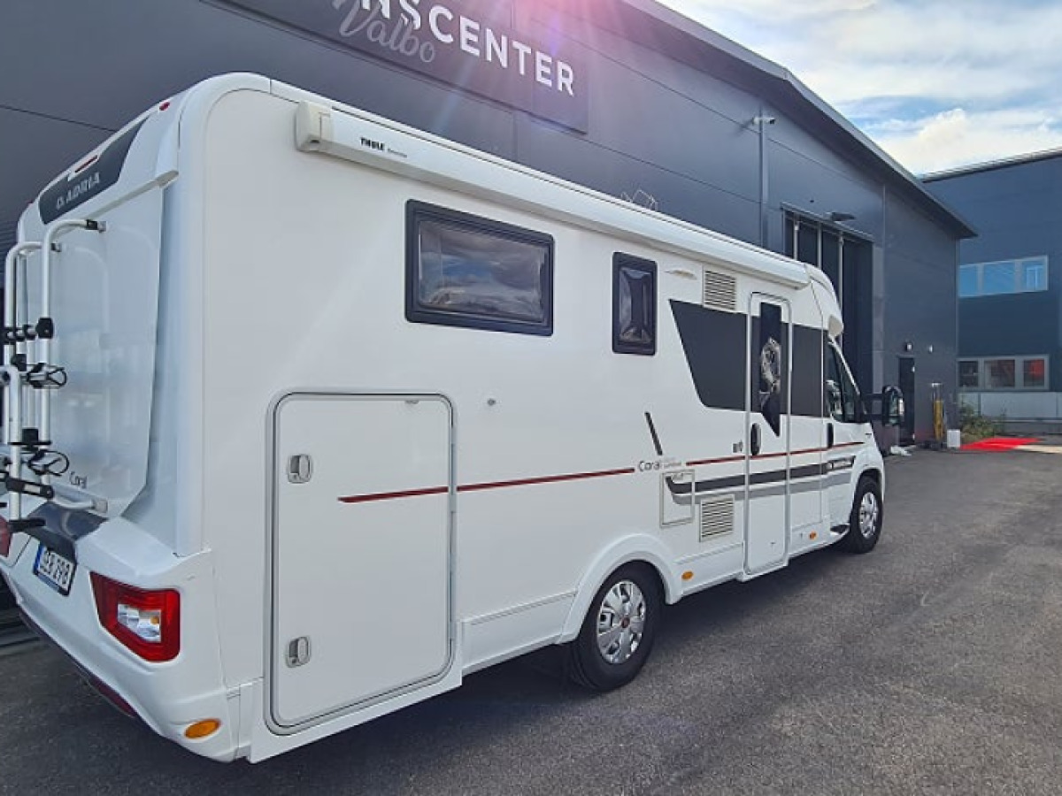 Adria Coral S 690 SL Enkelsäng, Superfint skick, bild 2 av 17