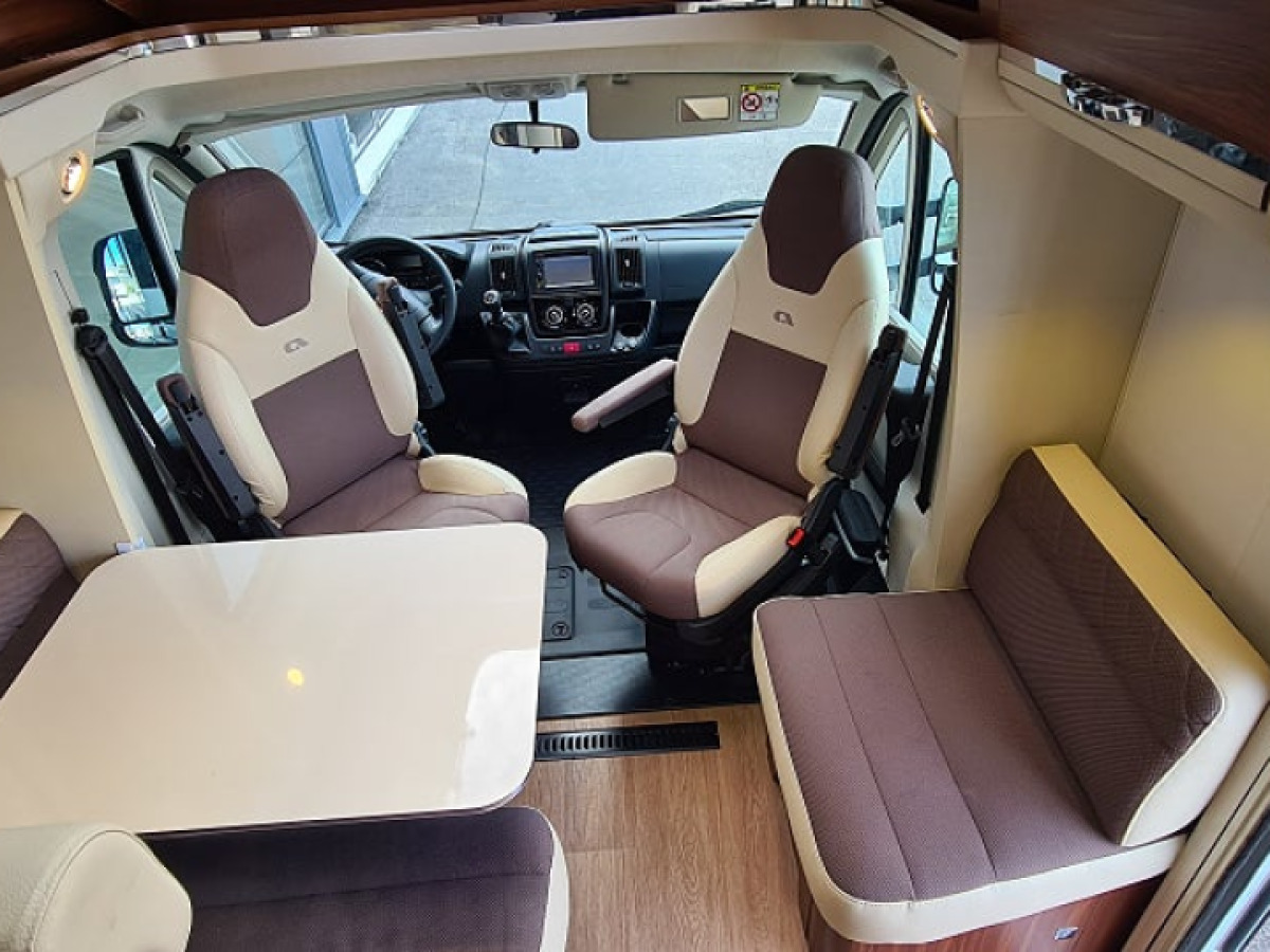 Adria Coral S 690 SL Enkelsäng, Superfint skick, bild 5 av 17