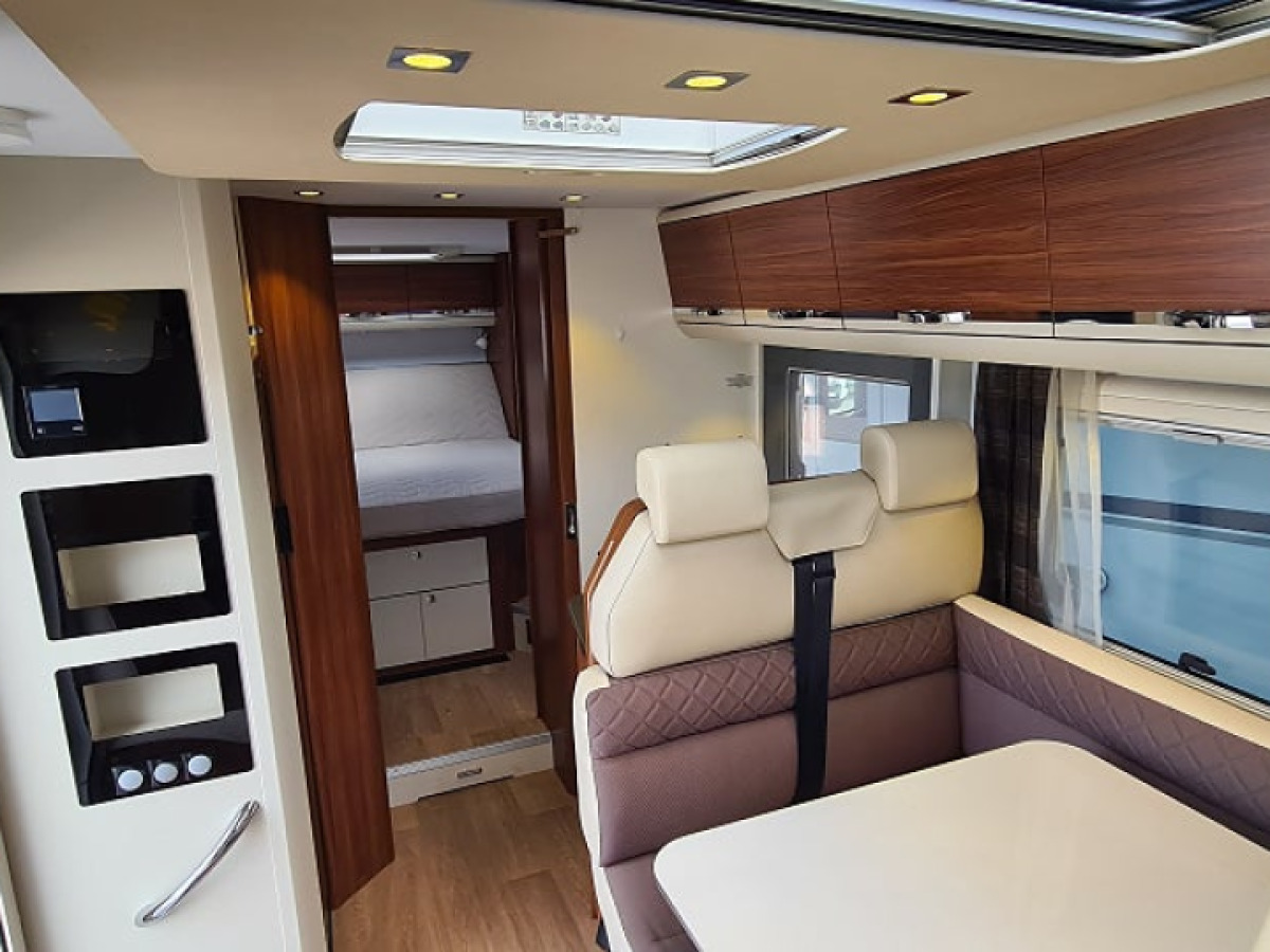 Adria Coral S 690 SL Enkelsäng, Superfint skick, bild 7 av 17