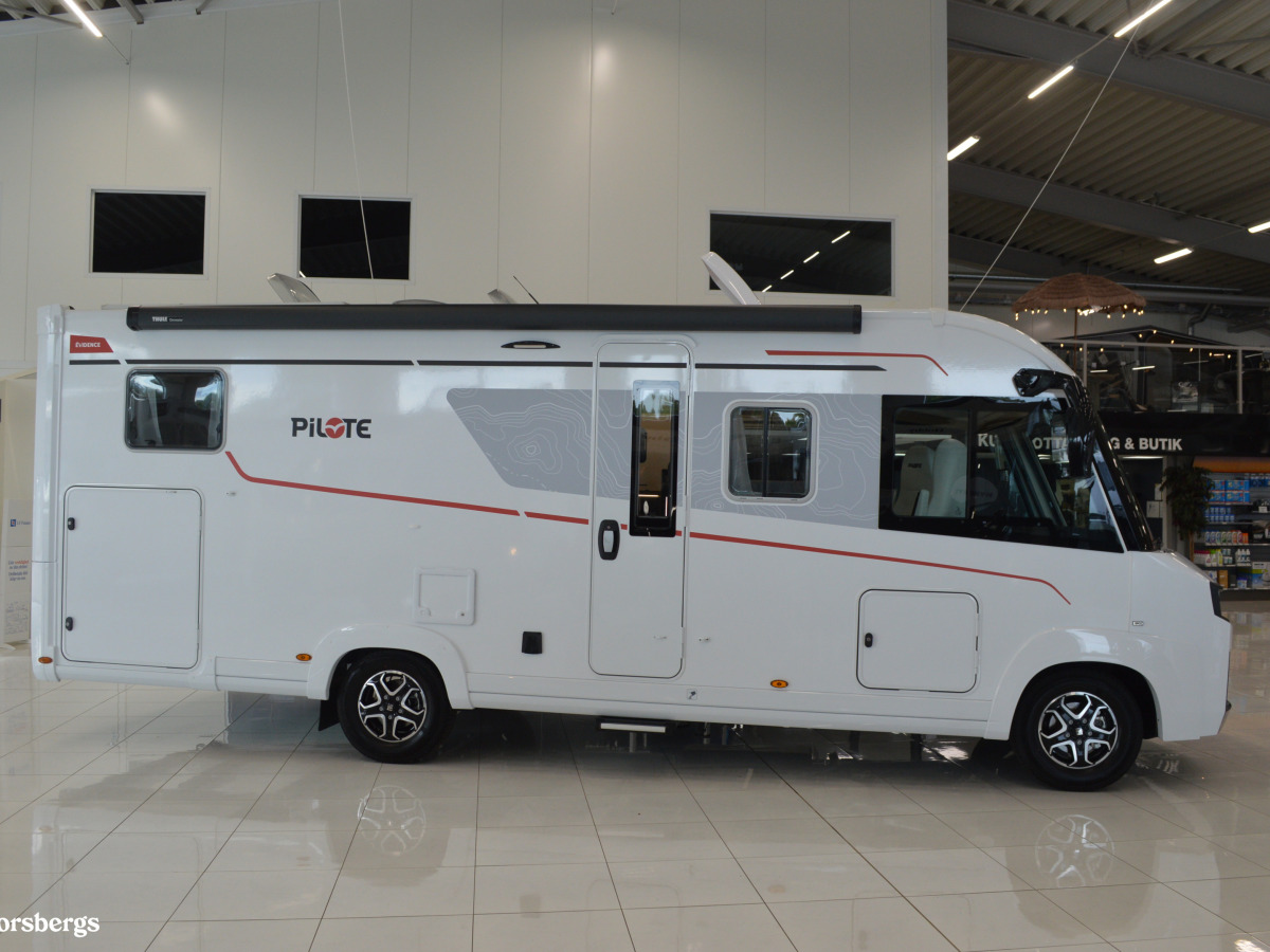 Pilote NYA G740 FGJ EVIDENC med Inverter Se den i hallen nu, bild 46 av 49