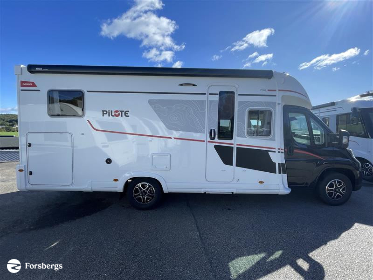 Pilote P740 FGJ EVIDENC // 200W Solcell / 200AH Litiumbatteri / Kompressorkyl, bild 2 av 17