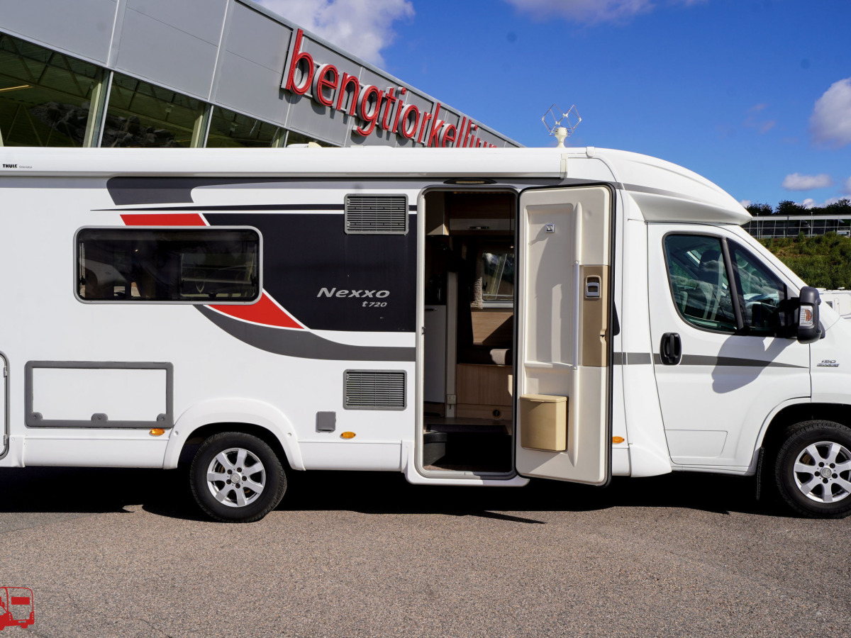 Bürstner Nexxo T 720 Låga enkelsängar, bild 4 av 39