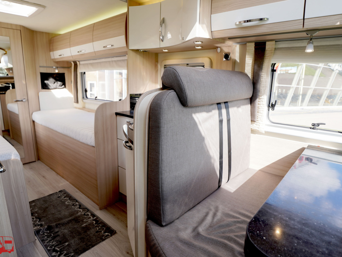Bürstner Nexxo T 720 Låga enkelsängar, bild 9 av 39