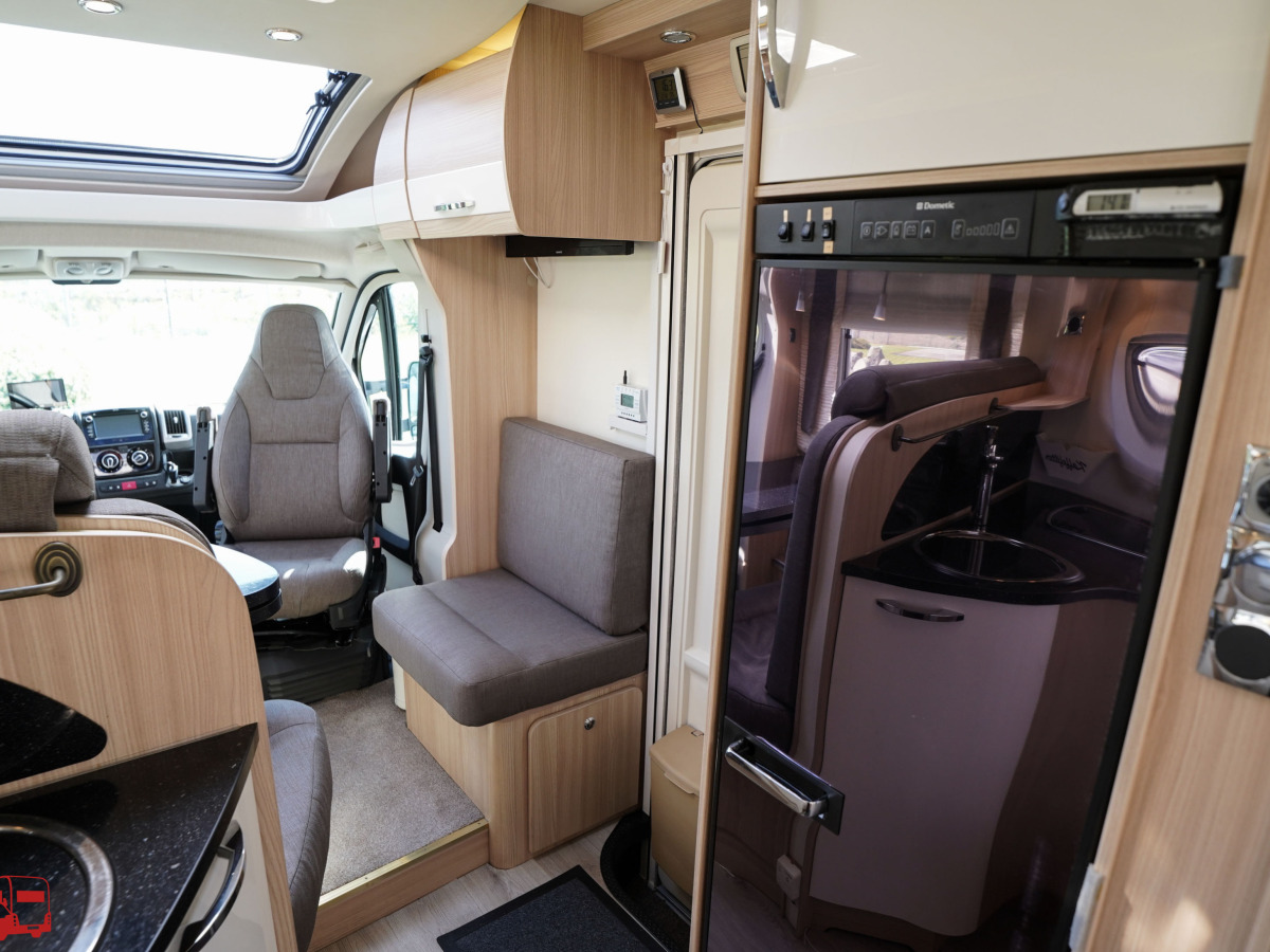 Bürstner Nexxo T 720 Låga enkelsängar, bild 16 av 39