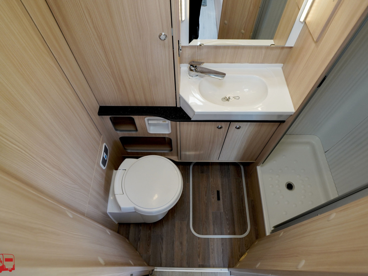 Bürstner Nexxo T 720 Låga enkelsängar, bild 17 av 39