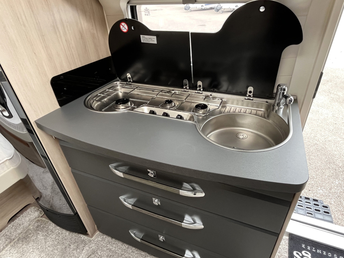 Hobby 495 UL // Mycket fin, lagom stor med bra utrustning, bild 9 av 15