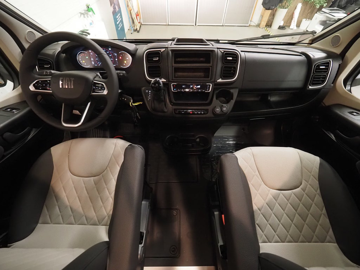 Weinsberg CaraSuite 650 MF Mässerbjudande I AUT 3500kg Loungepaket, bild 6 av 21
