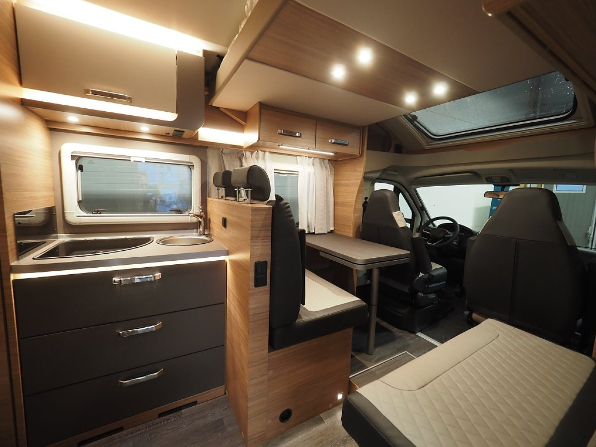 Weinsberg CaraSuite 650 MF Mässerbjudande I AUT 3500kg Loungepaket, bild 7 av 21