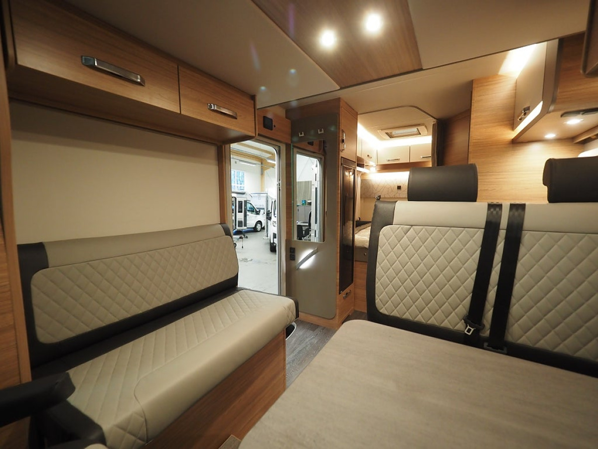 Weinsberg CaraSuite 650 MF Mässerbjudande I AUT 3500kg Loungepaket, bild 10 av 21