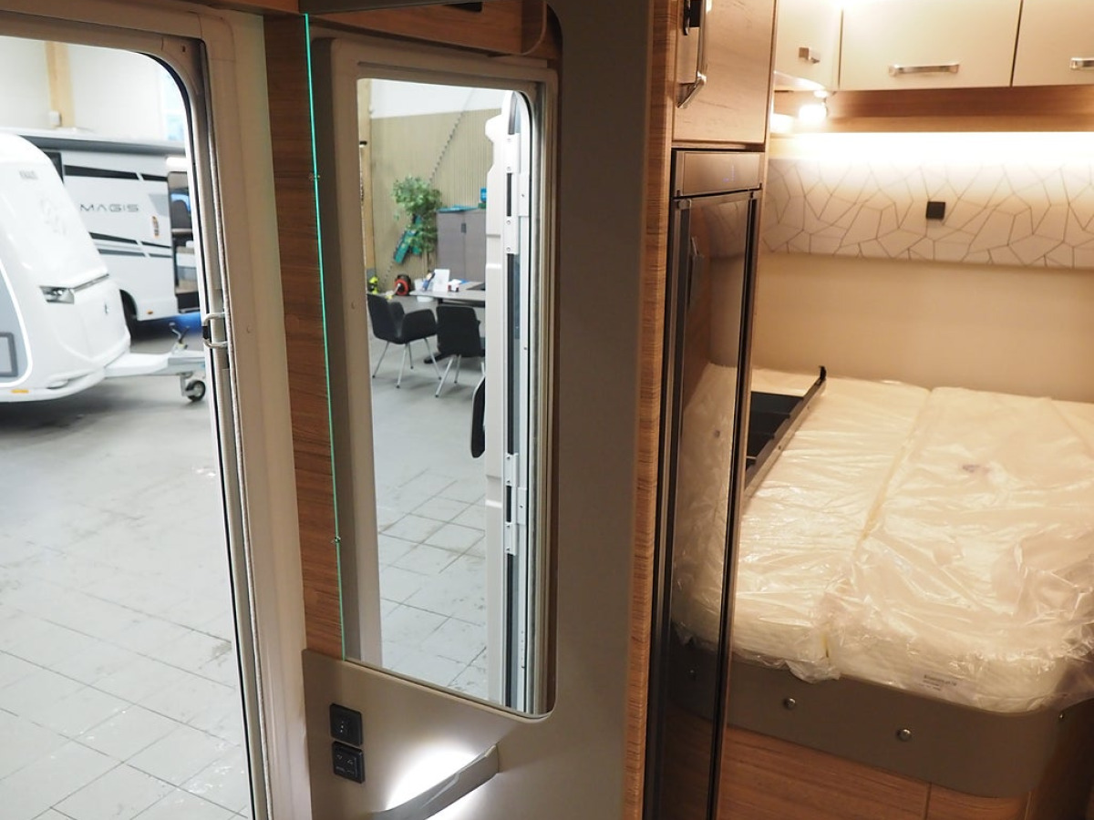 Weinsberg CaraSuite 650 MF Mässerbjudande I AUT 3500kg Loungepaket, bild 11 av 21