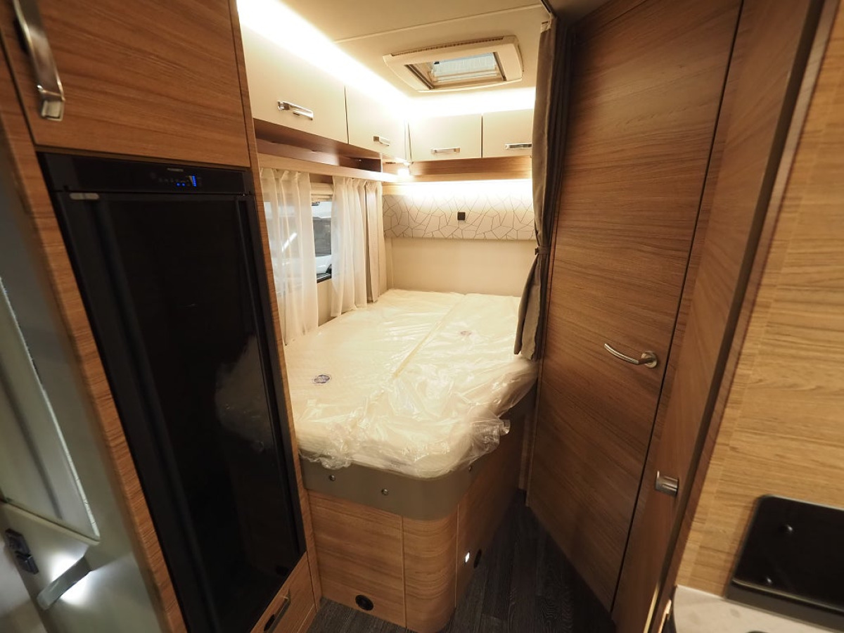 Weinsberg CaraSuite 650 MF Mässerbjudande I AUT 3500kg Loungepaket, bild 14 av 21