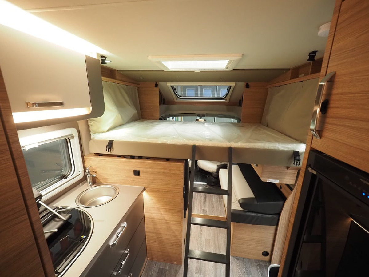Weinsberg CaraSuite 650 MF Mässerbjudande I AUT 3500kg Loungepaket, bild 18 av 21