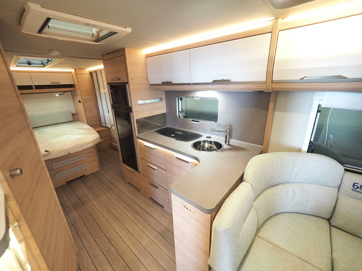 Knaus Südwind 650 UX 60 Year Mässerbjudande 2559-/mån I ALDE I Queenb, bild 6 av 16