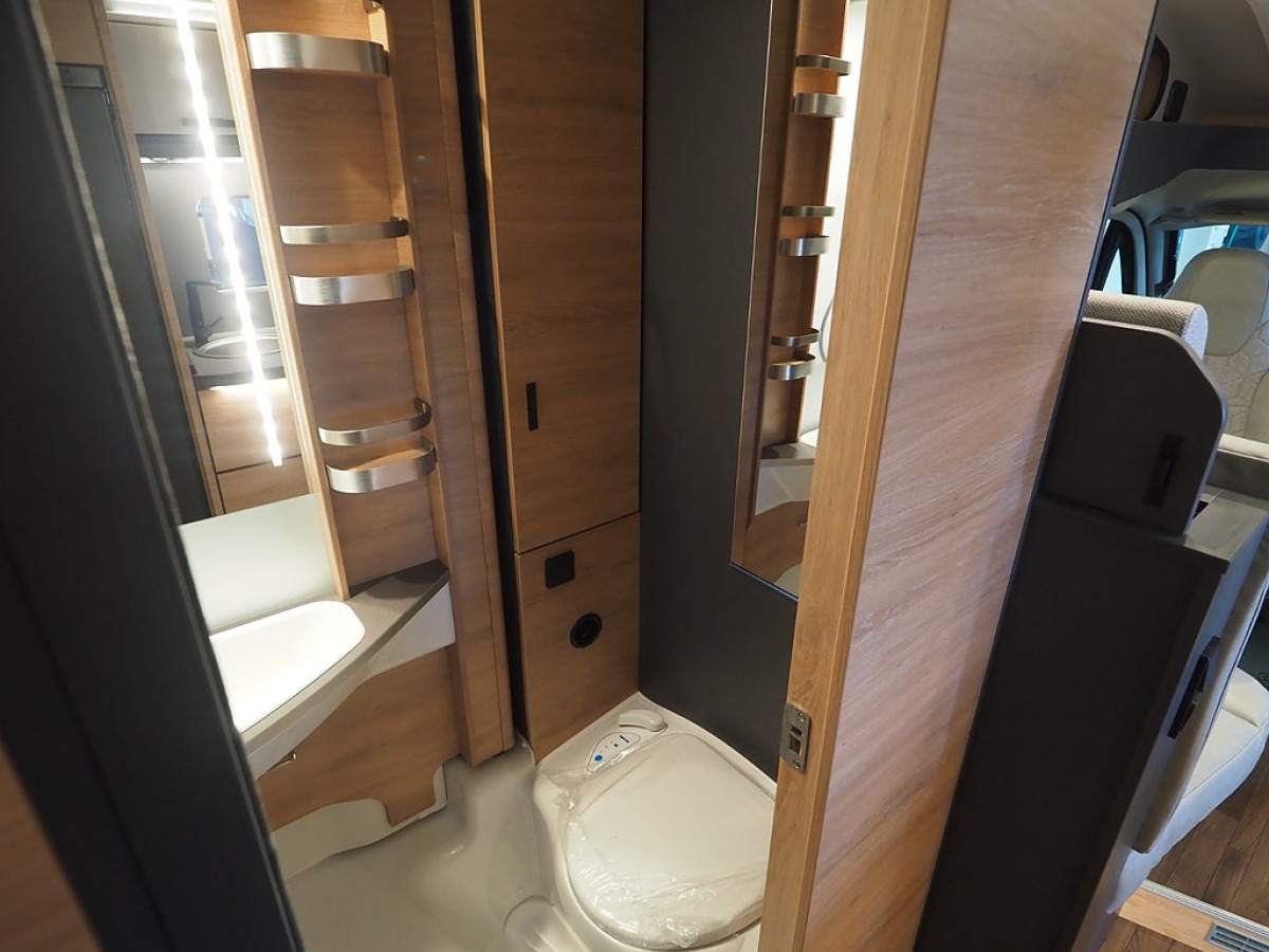 Knaus Lve Ti 650 MEG Black Selection Mässerbjudande I Låga Långbäddar, bild 10 av 28
