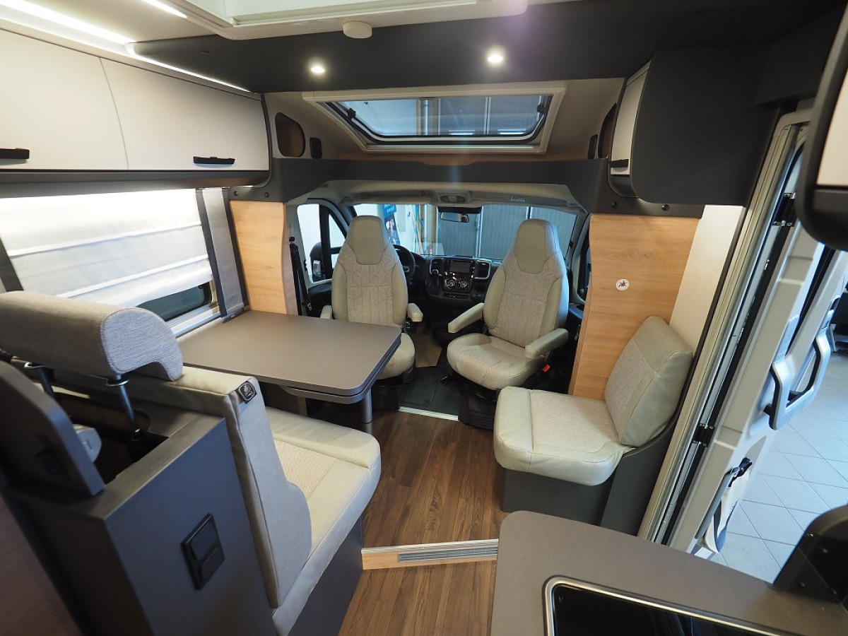 Knaus Lve Ti 650 MEG Black Selection Mässerbjudande I Låga Långbäddar, bild 14 av 28
