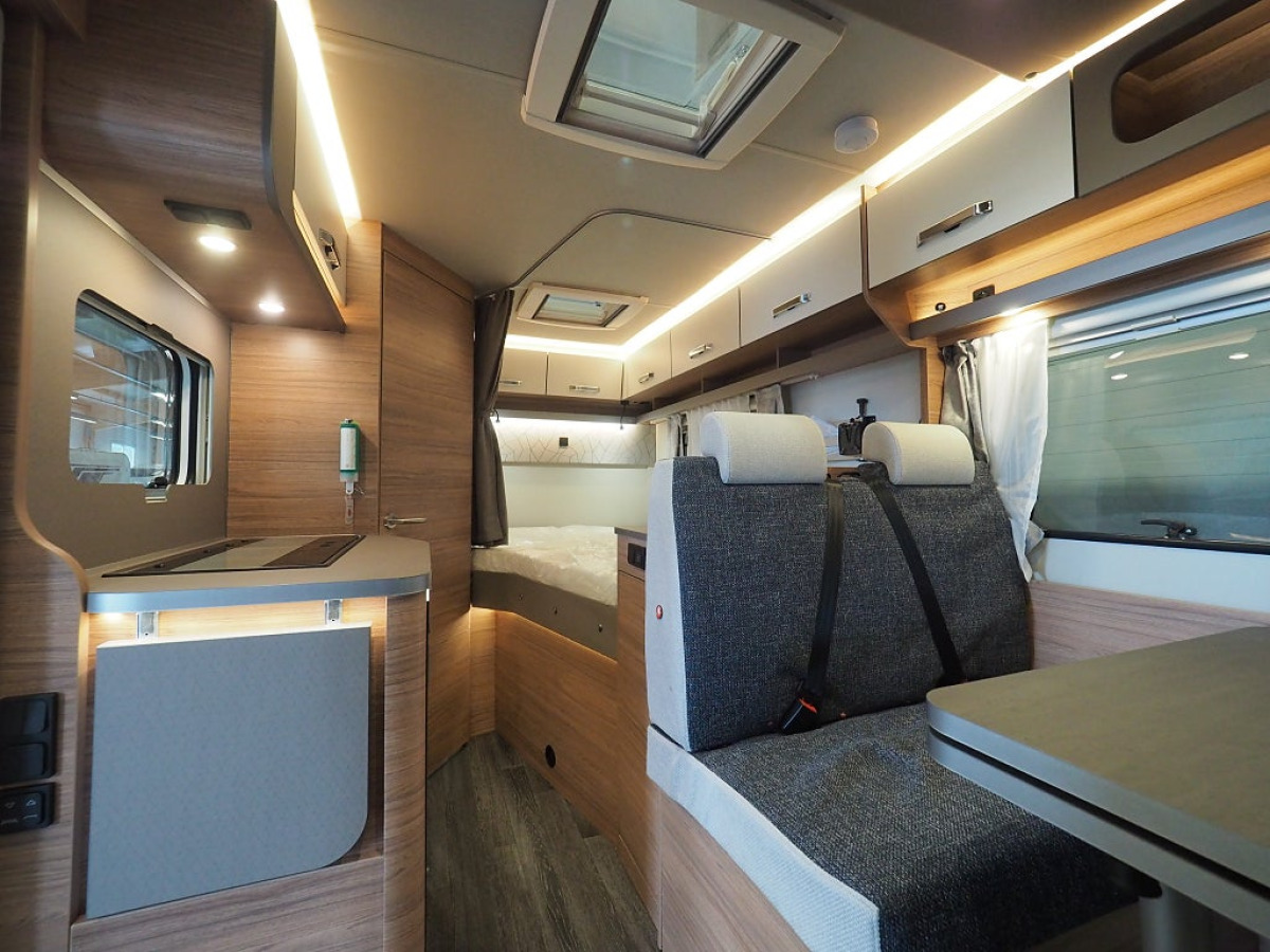 Weinsberg CaraLoft 550 MF Mässerbjudande I 6m I AUT I 155hk I 3500kg, bild 5 av 12