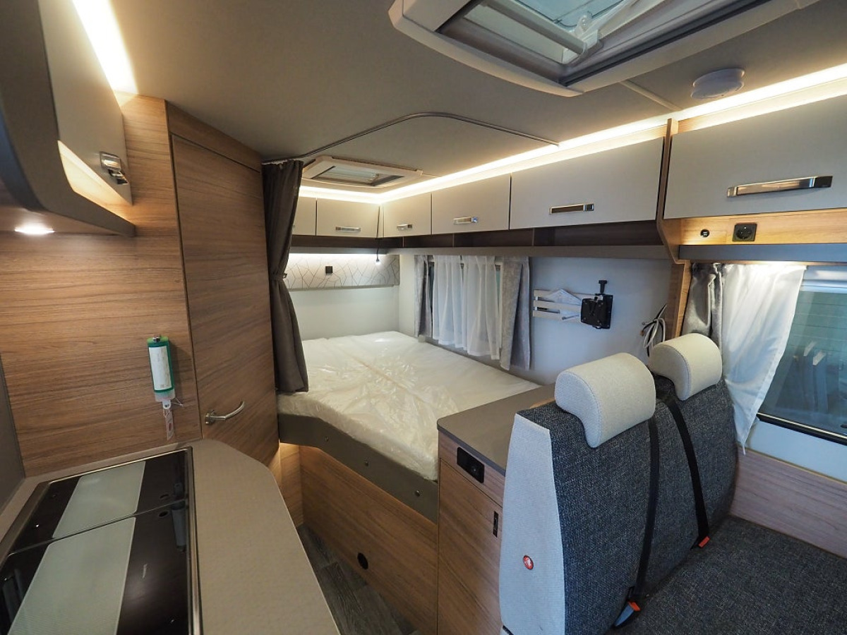 Weinsberg CaraLoft 550 MF Mässerbjudande I 6m I AUT I 155hk I 3500kg, bild 6 av 12